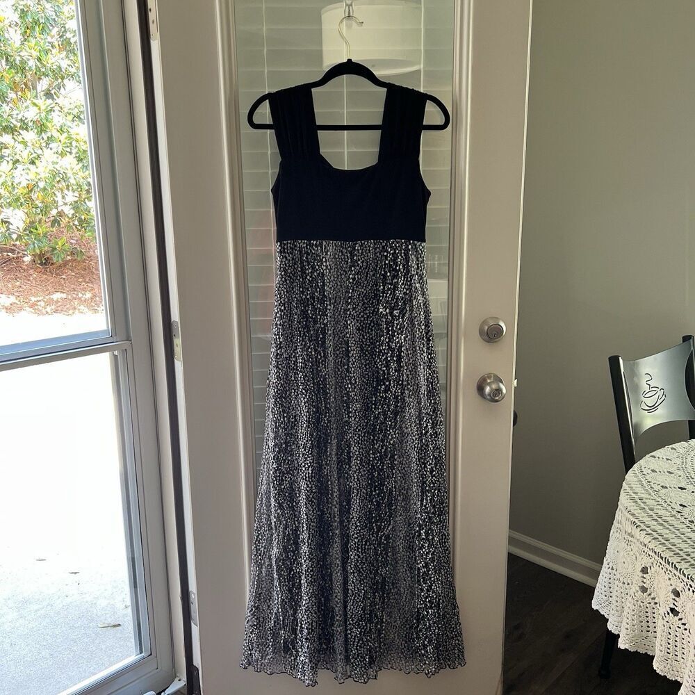 Rabbit Rabbit Rabbit Maxi Dress‎ Large Lace Overlay - Picture 3 of 5